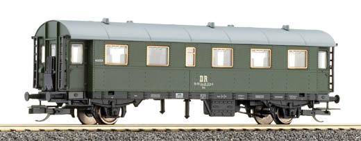 Passenger car 2nd class ex Bi29<br /><a href='images/pictures/Tillig/13002.jpg' target='_blank'>Full size image</a>